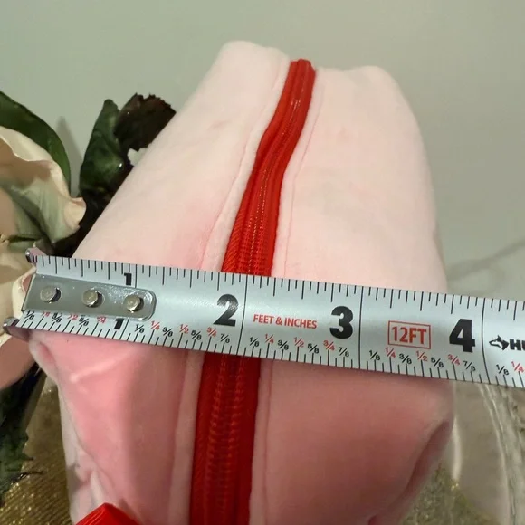 Charming Pink Pamper Yourself Bundle: Pink Powder Pouch-Glamnetics-Heart Socks - Picture 10 of 15